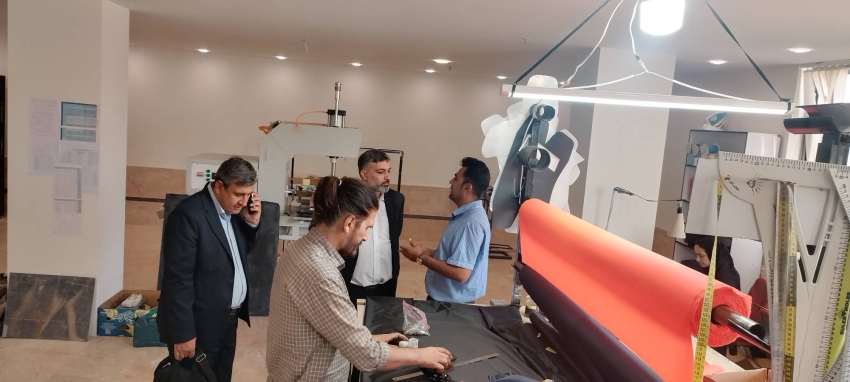 بازدید مدیرعامل شرکت مهر امداد(شمساما) از مرکز اشتغال زایی زنان سرپرست خانوار در شهر شیراز 